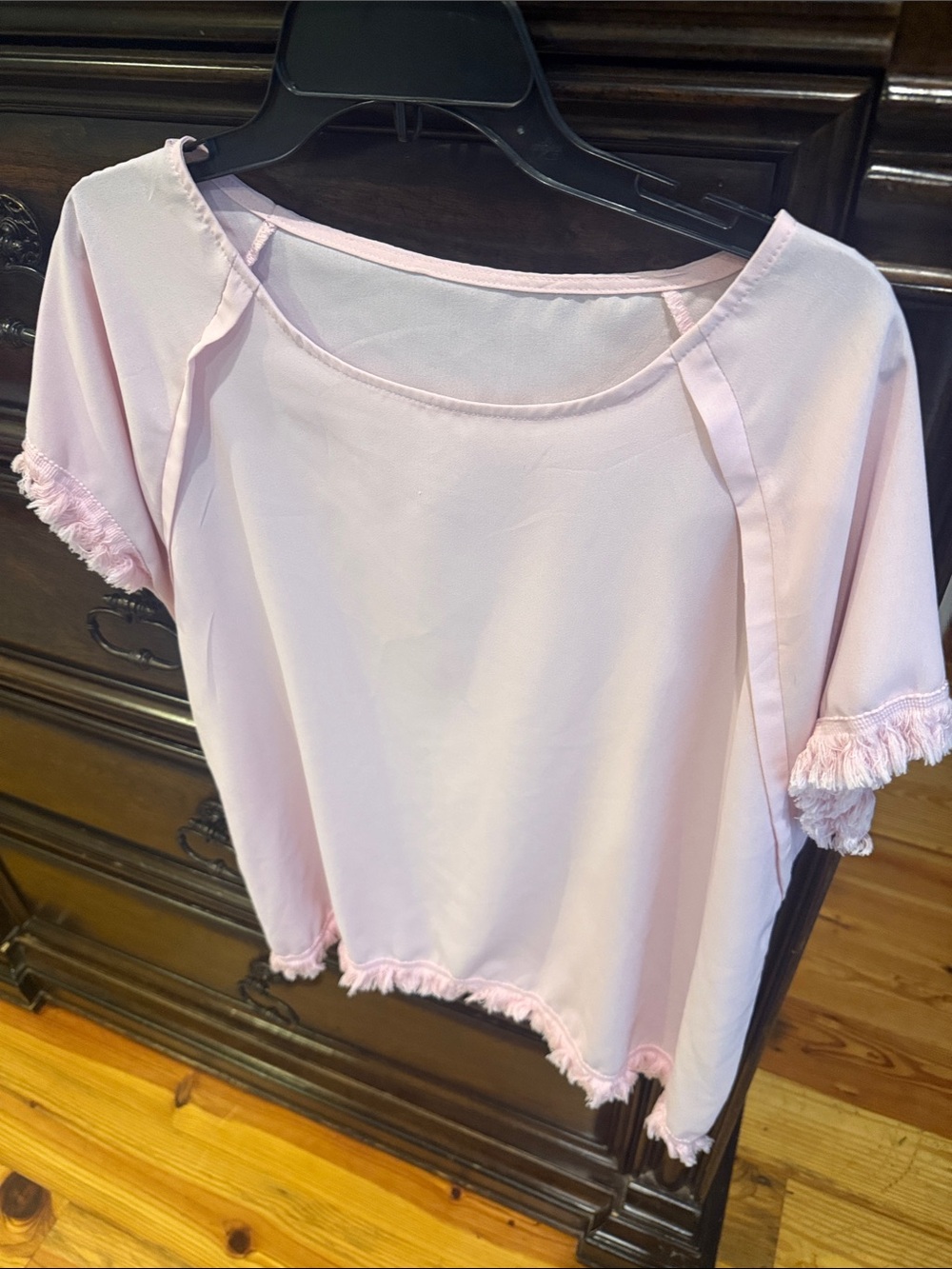 Women's Lightweight Fringed Sleeve Top - Soft Pink